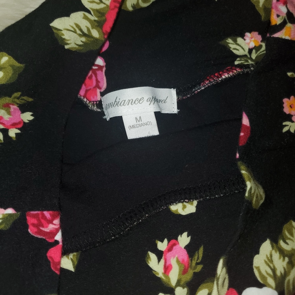 Skirts - Picture 3 of 3